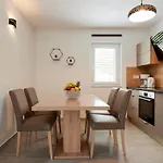 Adrian2 Apartament Trogir