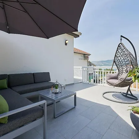 Apartment Adrian2 *