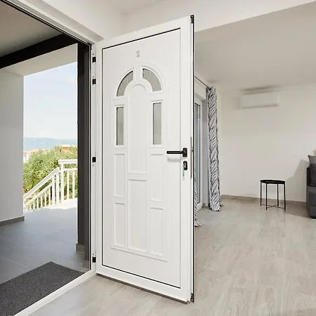 アパート Adrian2 *