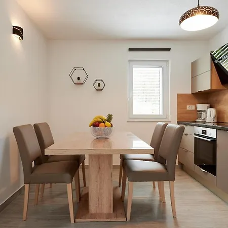 Adrian2 Lägenhet Trogir