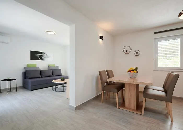 Adrian2 Apartman Trogir